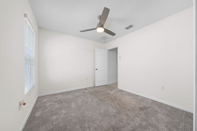 Building Photo - 9061 Oscraft Dr