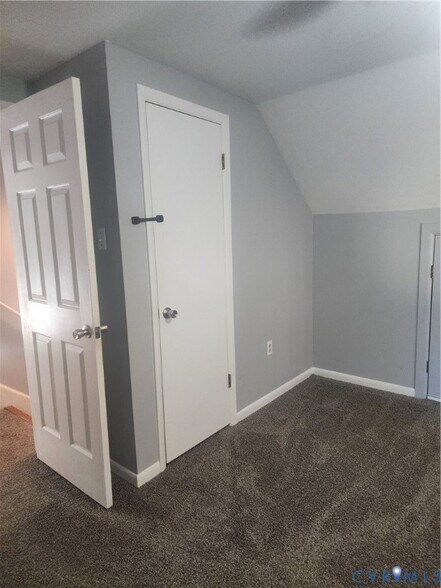 Building Photo - 139 Pike St