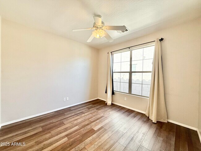 Building Photo - 2849 E Fandango Dr