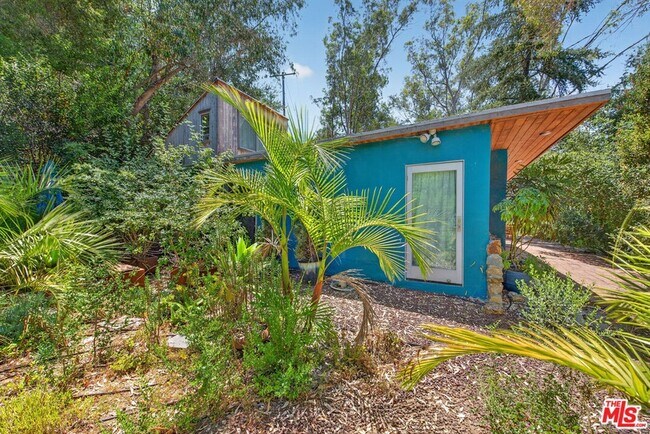 Building Photo - 1738 Topanga Skyline Dr