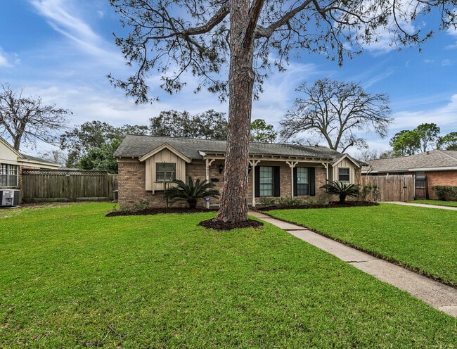 Building Photo - 5807 Burlinghall Dr