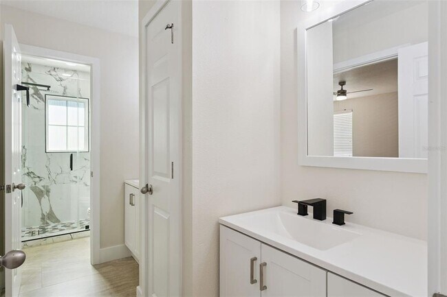 Building Photo - 6615 Helmsley Cir