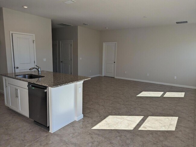 Building Photo - 10644 SW Vasari Way