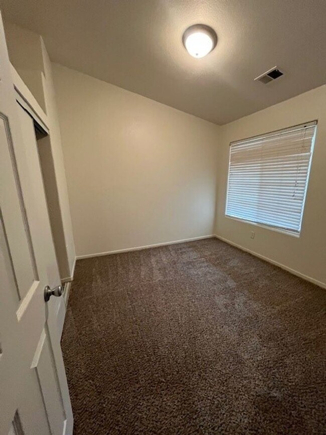 Building Photo - 3502 Southpass Dr