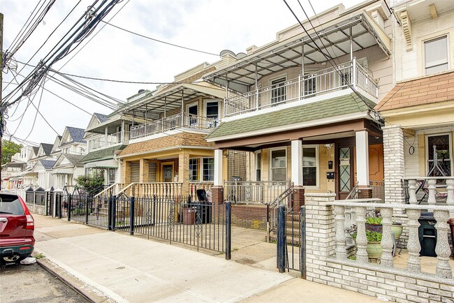 Building Photo - 101-40 112th St