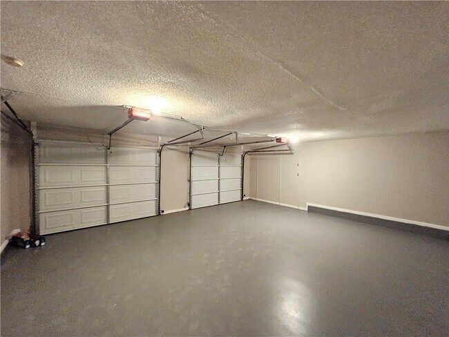 Building Photo - 144 Hunters Trce