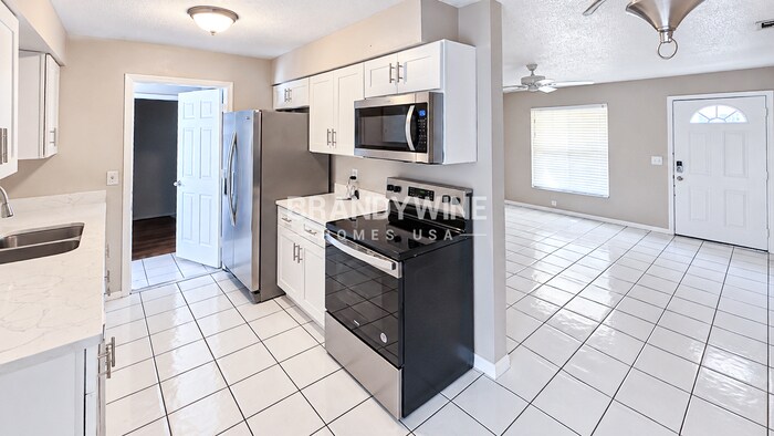 Building Photo - 6311 Fortune Ln