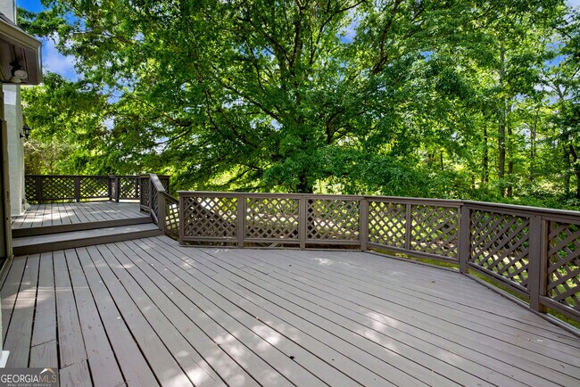 Building Photo - 1018 Pleasance Grove