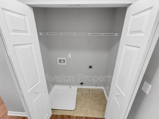 Building Photo - 1926 Leacroft Ct