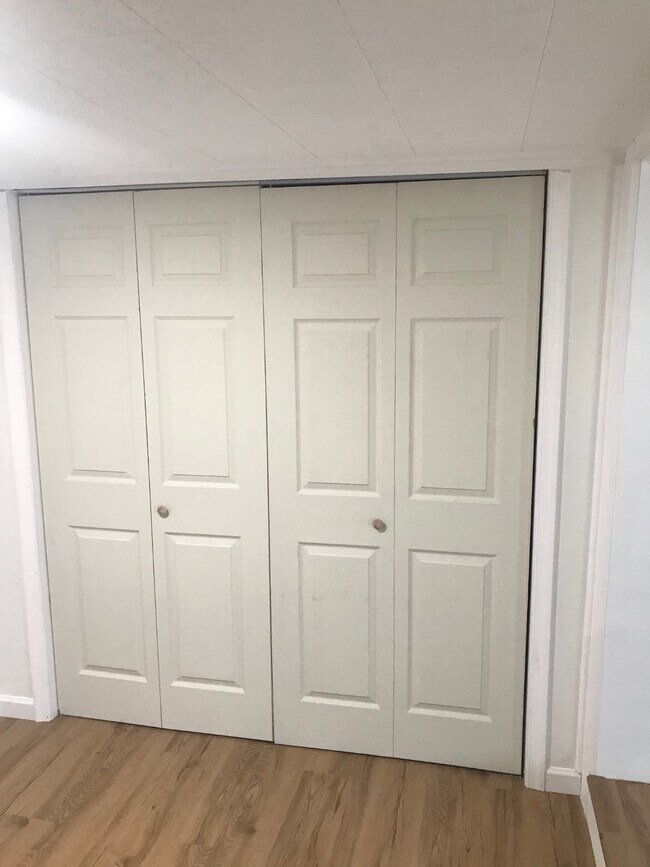 Building Photo - 47 Parkin St