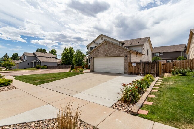 Building Photo - Spacious Corner Lot Gem in Ridgeview at St...