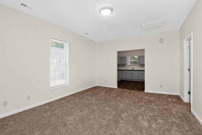 Building Photo - Cozy Three Bedroom Home!