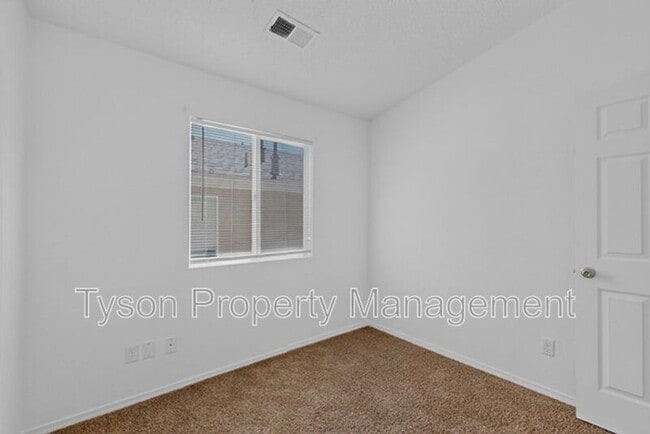 Building Photo - 2824 Merlot Dr SW