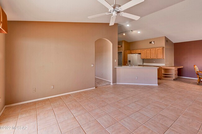 Building Photo - 65685 E Rocky Trail Dr