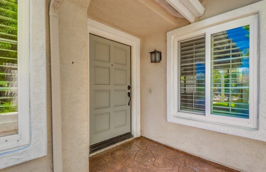 Building Photo - 1098 Torrey Pines Rd