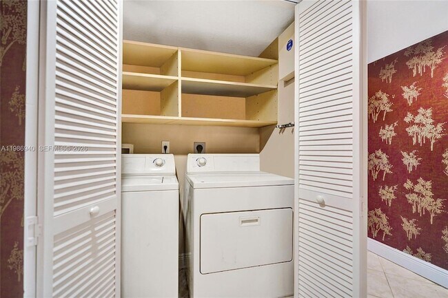 Building Photo - 12547 Imperial Isle Dr