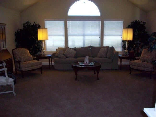 Building Photo - 1722 Parklake Village Dr