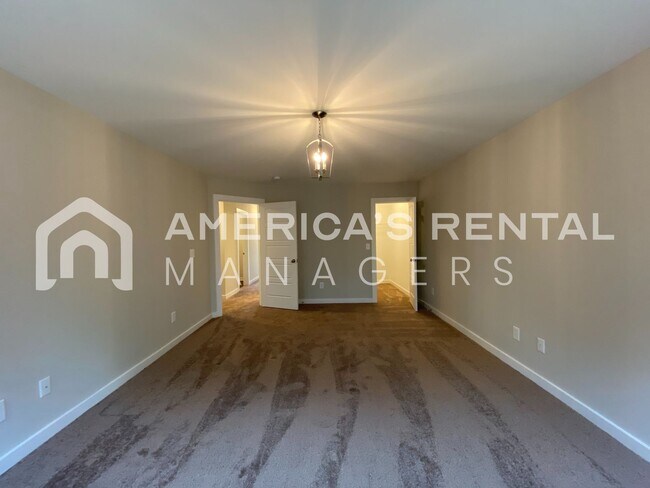Building Photo - 7950 St.James Dr