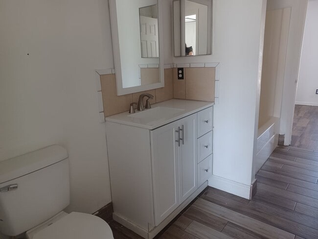Building Photo - Available Now: 3/2 + den Home On A Quiet D...