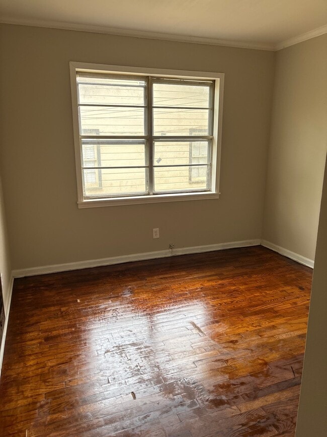 Building Photo - 916 Greenwood St