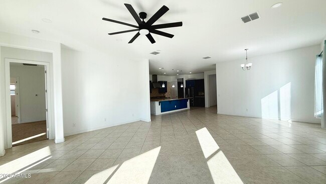 Building Photo - 3355 E Constance Wy