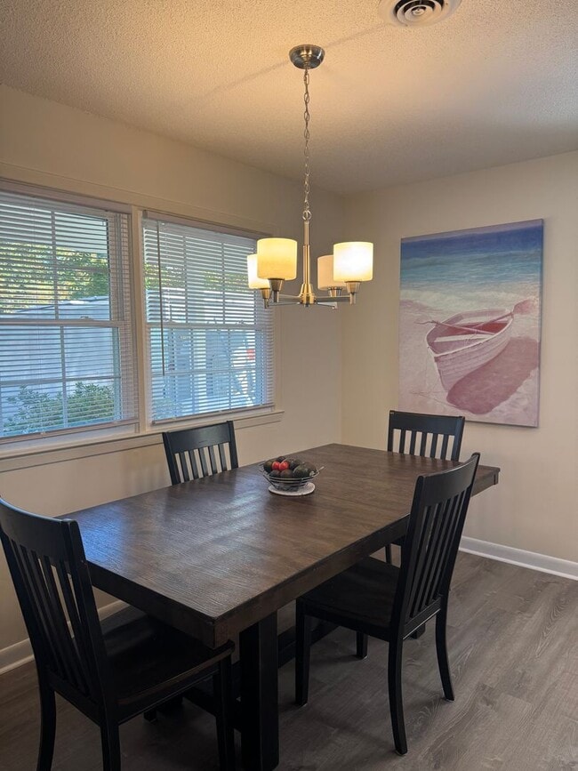 Building Photo - FULLY FURNISHED Wooded Oak Island area  3 Bed/1 Bath