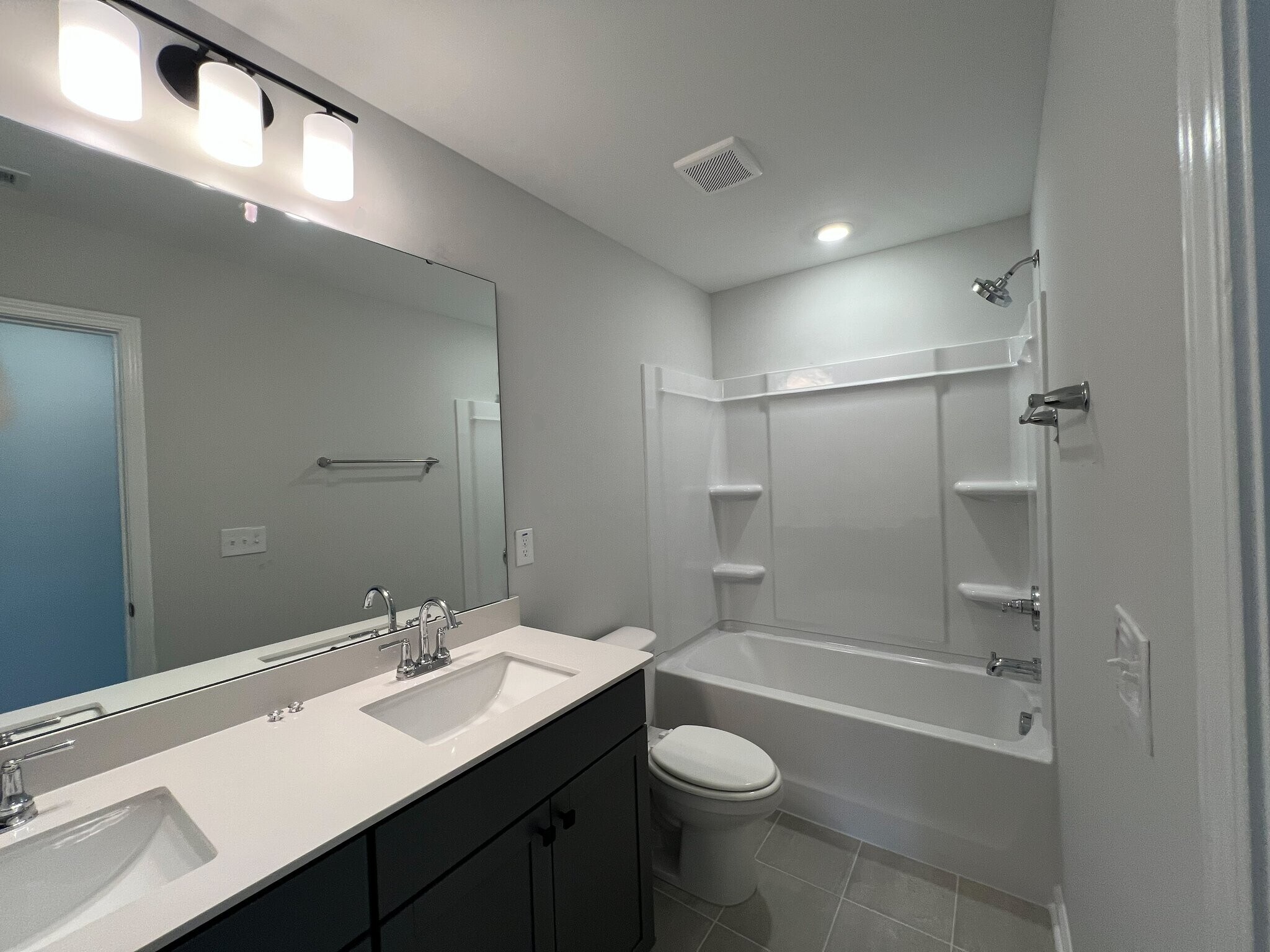 Building Photo - 427 White Oak Gdn Wy