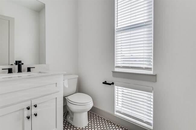 Building Photo - 2609 La Altura Ln