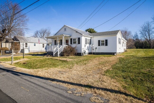 Building Photo - 1807 Orchard Ln