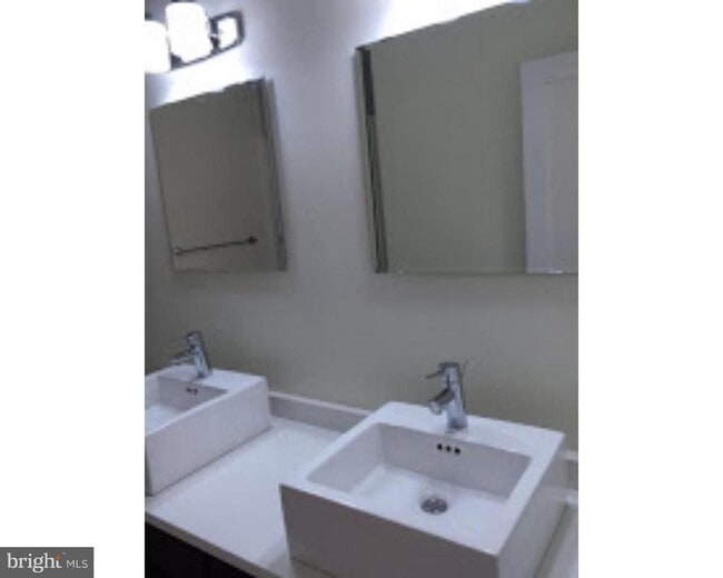 Building Photo - 624 N 11th St