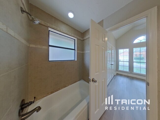 Building Photo - 7724 Grassland Dr