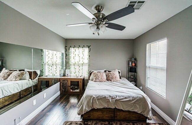 Building Photo - 2 Master Bedrooms