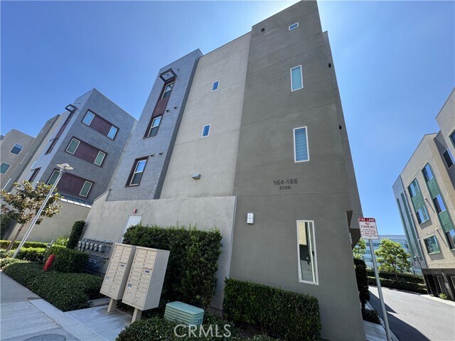 Building Photo - 174 Tribeca