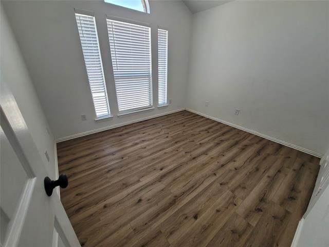Building Photo - 205 Willow Creek Dr