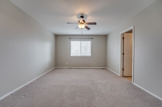 Building Photo - Spacious 3 bed, 2.5 bath home located in Wellington, CO