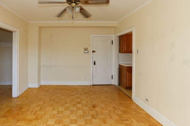 Building Photo - 716 W Belmont