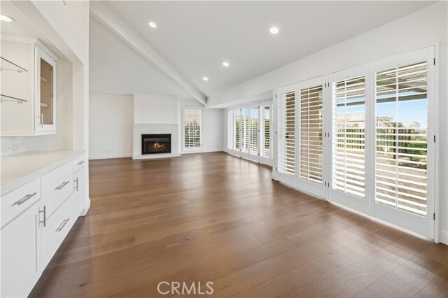 Building Photo - 2007 Yacht Mischief