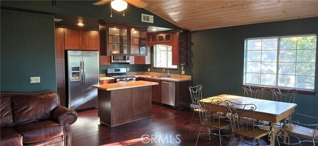 Building Photo - 27607 Oak Knoll Dr