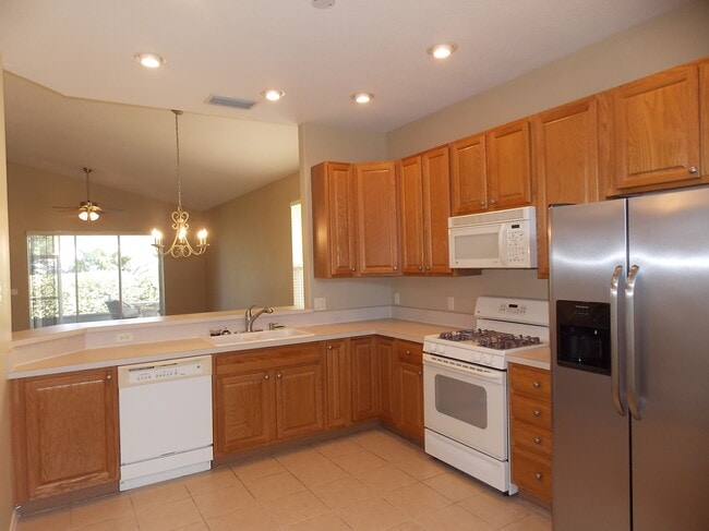 Building Photo - 881 W Silver Meadow Loop