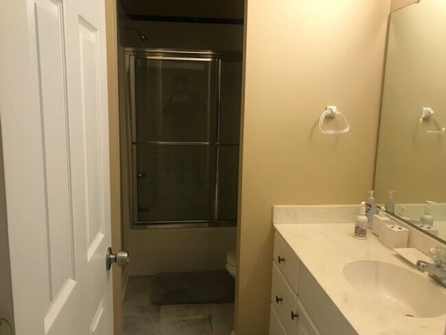 Building Photo - 4 Bedroom, 2.5 Bath, Pet Friendly Home with Fenced Yard & Sunroom! Available Soon!