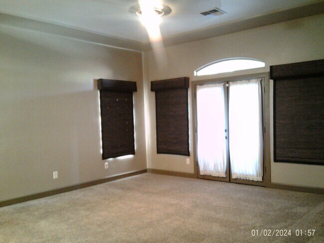 Building Photo - CUSTOM BUILT IN GATED SOUTHERN OAKS !!!  APPLICATION PENDING