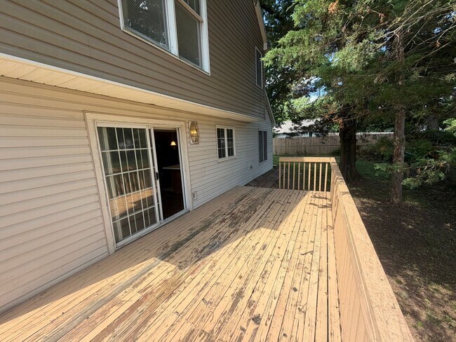 Building Photo - Unique 3BR/2.5BA Southwest Columbia Rental – Near Rock Bridge High!