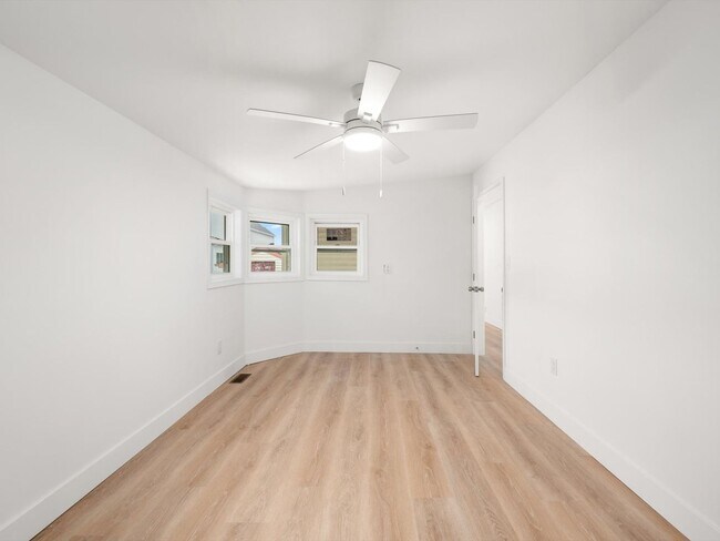 Building Photo - 36999 Blue Bill Dr