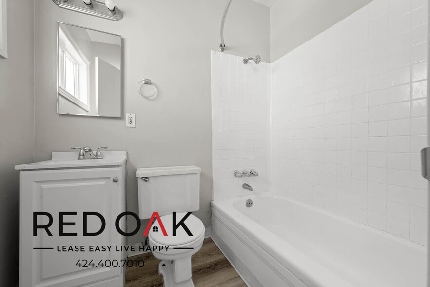 Building Photo - 2036 E Whiting Ave