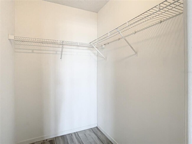 Building Photo - 4575 Cove Cir