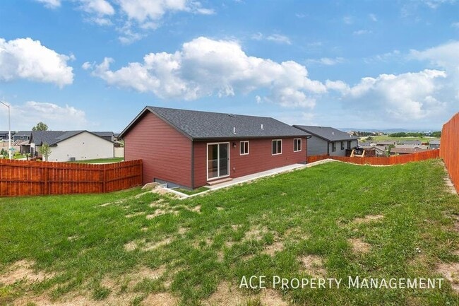 Building Photo - 840 Jones Dr