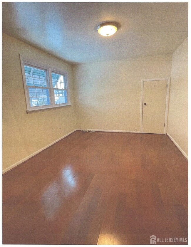 Building Photo - 25 Hull Dr