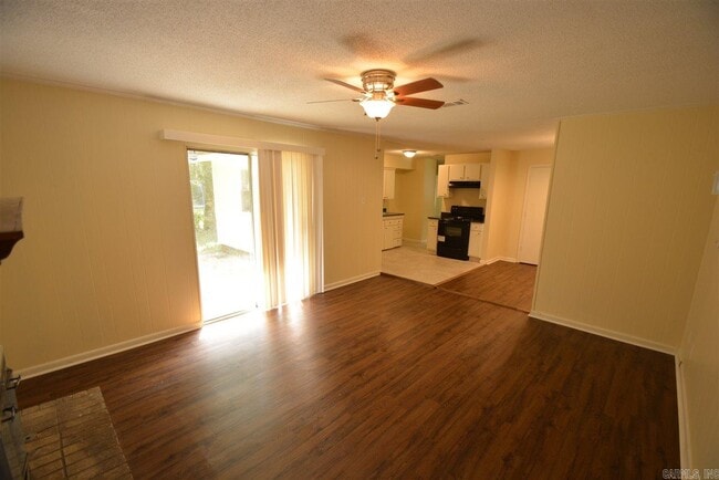 Building Photo - 6 Wynne Cir