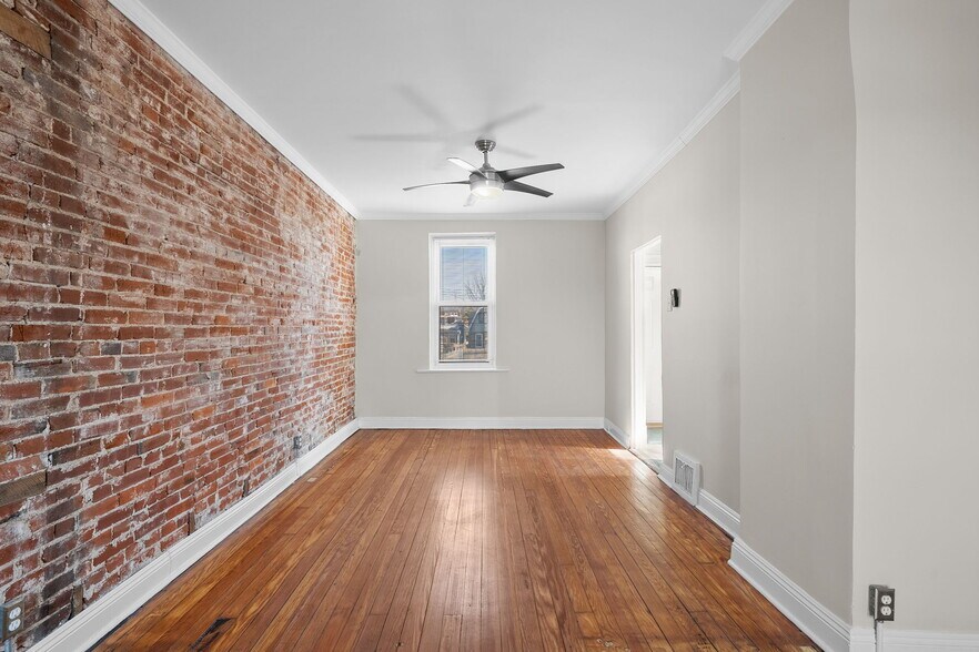 Building Photo - 5354 Gilson Ave