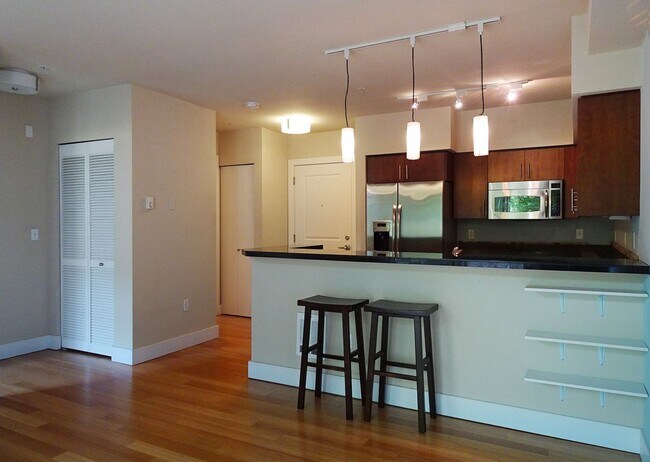 Building Photo - 1Bd/1Ba Seattle Condo